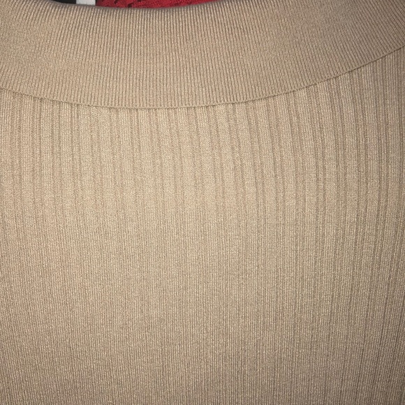 Pursuits Ltd Women’s Tan Collar Sweater Top - Picture 2 of 7